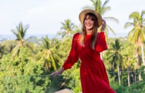 How to Style a Dress for Vacations - Chic Outfit Ideas