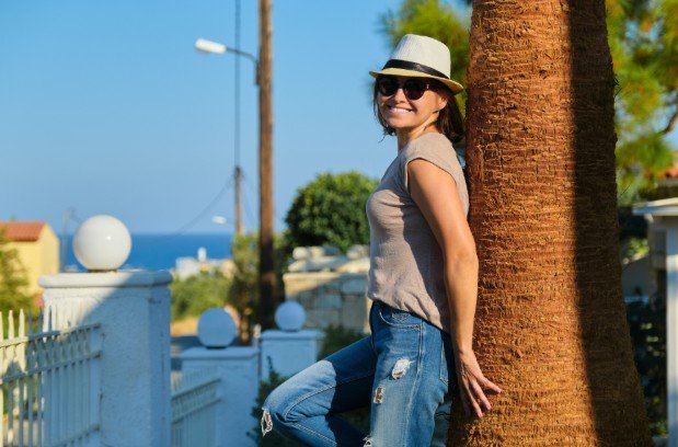 How to Style a Dress for Vacations During Daytime Adventures