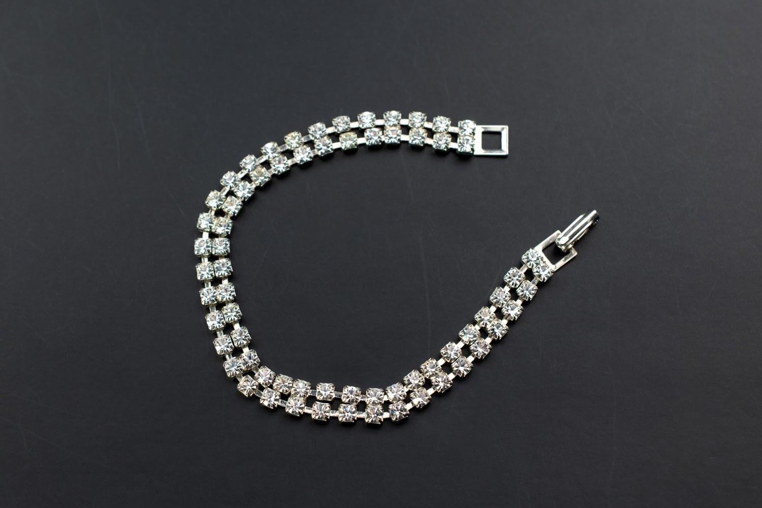 What Is a Tennis Bracelet? A Complete Guide to Sparkling Elegance